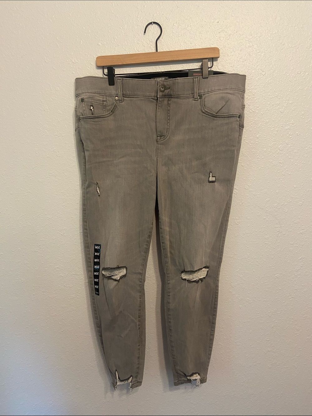 Torrid Faded Gray Distressed Bombshell Skinny Jeans Size 20R NEW